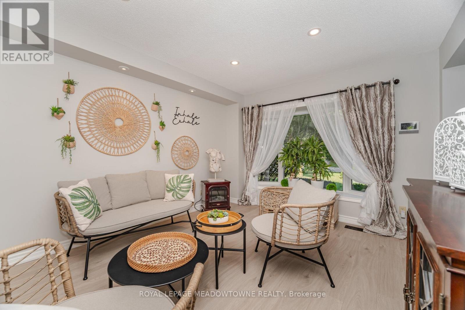 6 Hollis Crescent, East Gwillimbury, Ontario  L9N 1E7 - Photo 6 - N12688552