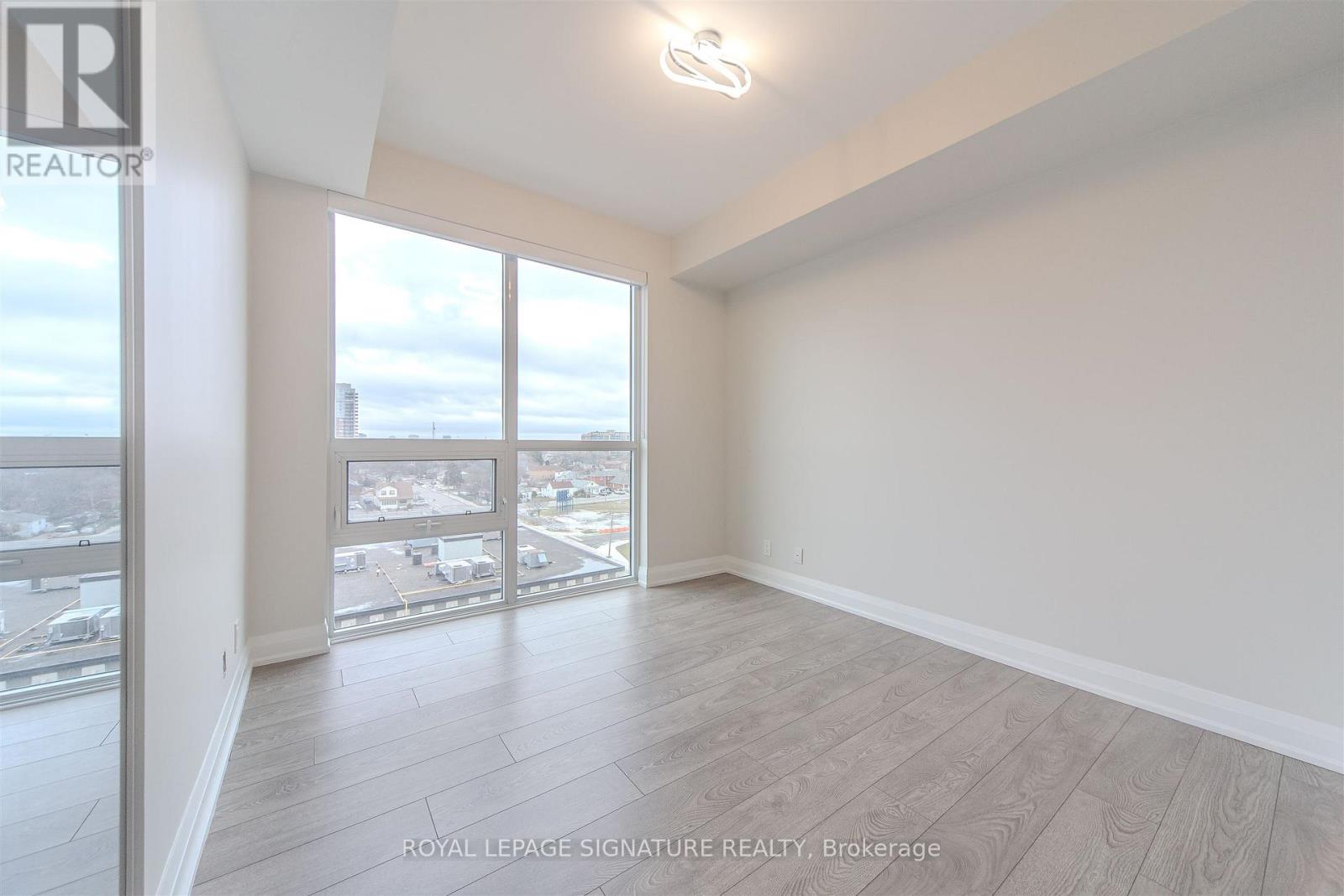 702 - 15 Lynch Street, Brampton, Ontario  L6W 0C7 - Photo 22 - W12686544