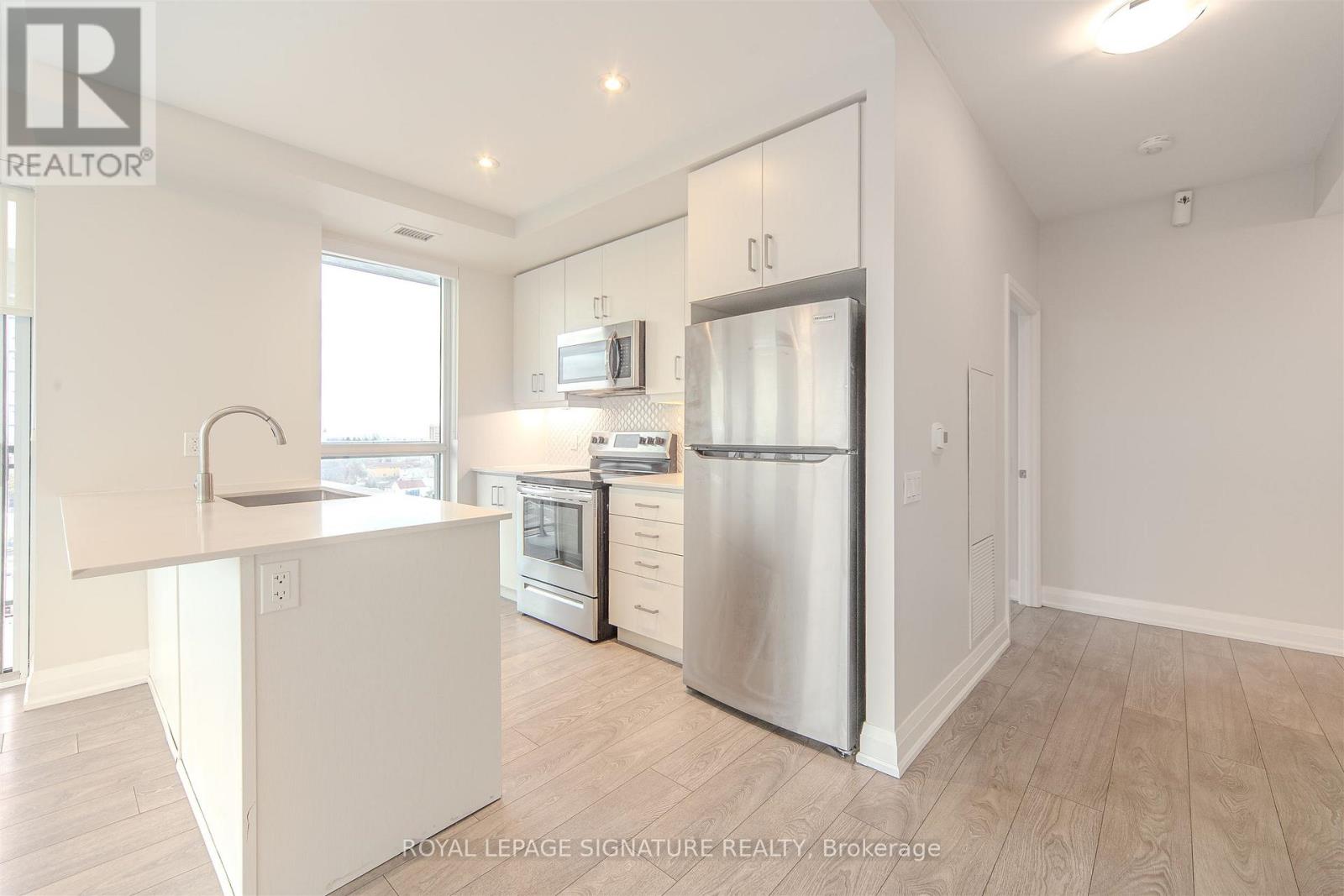 702 - 15 Lynch Street, Brampton, Ontario  L6W 0C7 - Photo 10 - W12686544