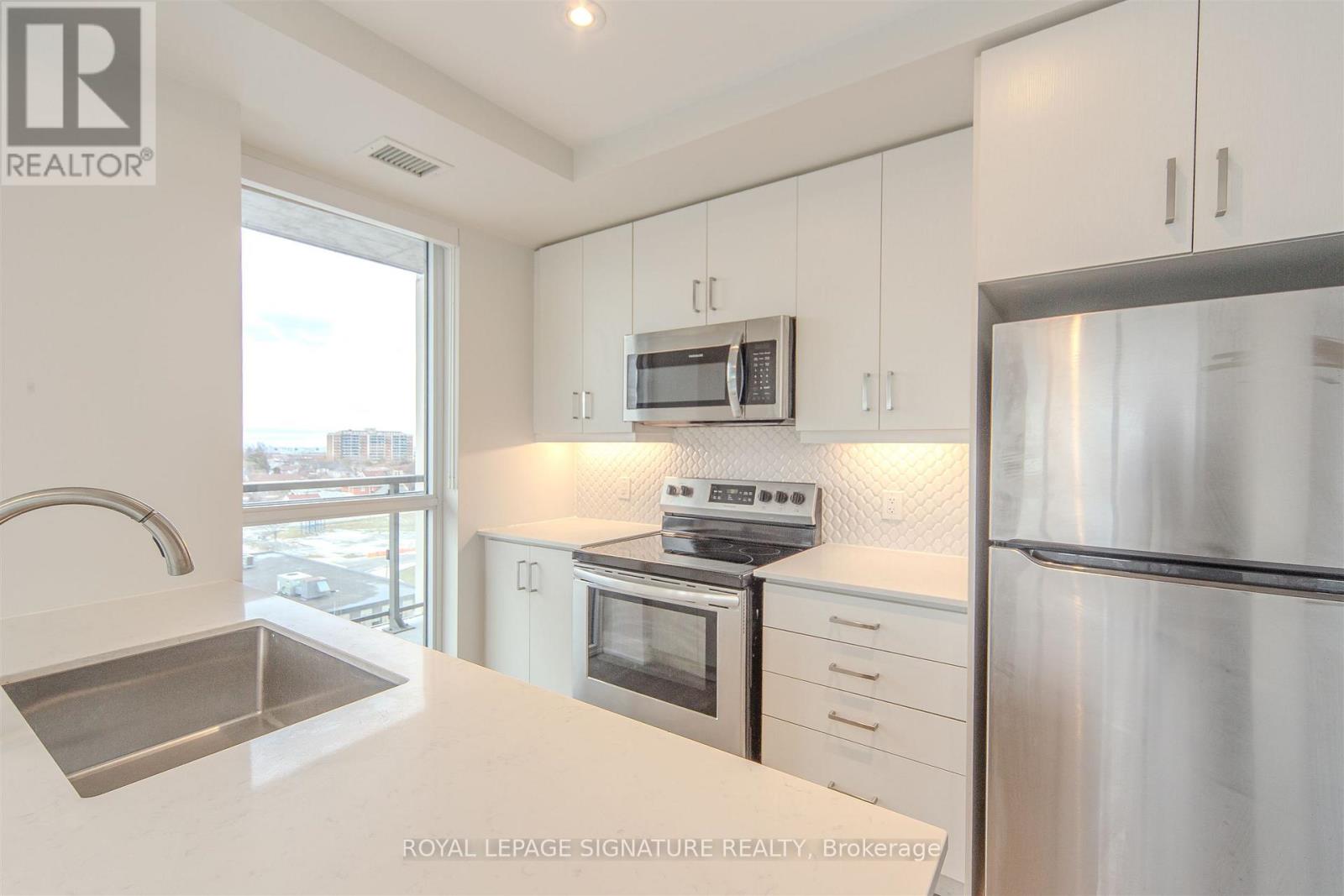 702 - 15 Lynch Street, Brampton, Ontario  L6W 0C7 - Photo 12 - W12686544