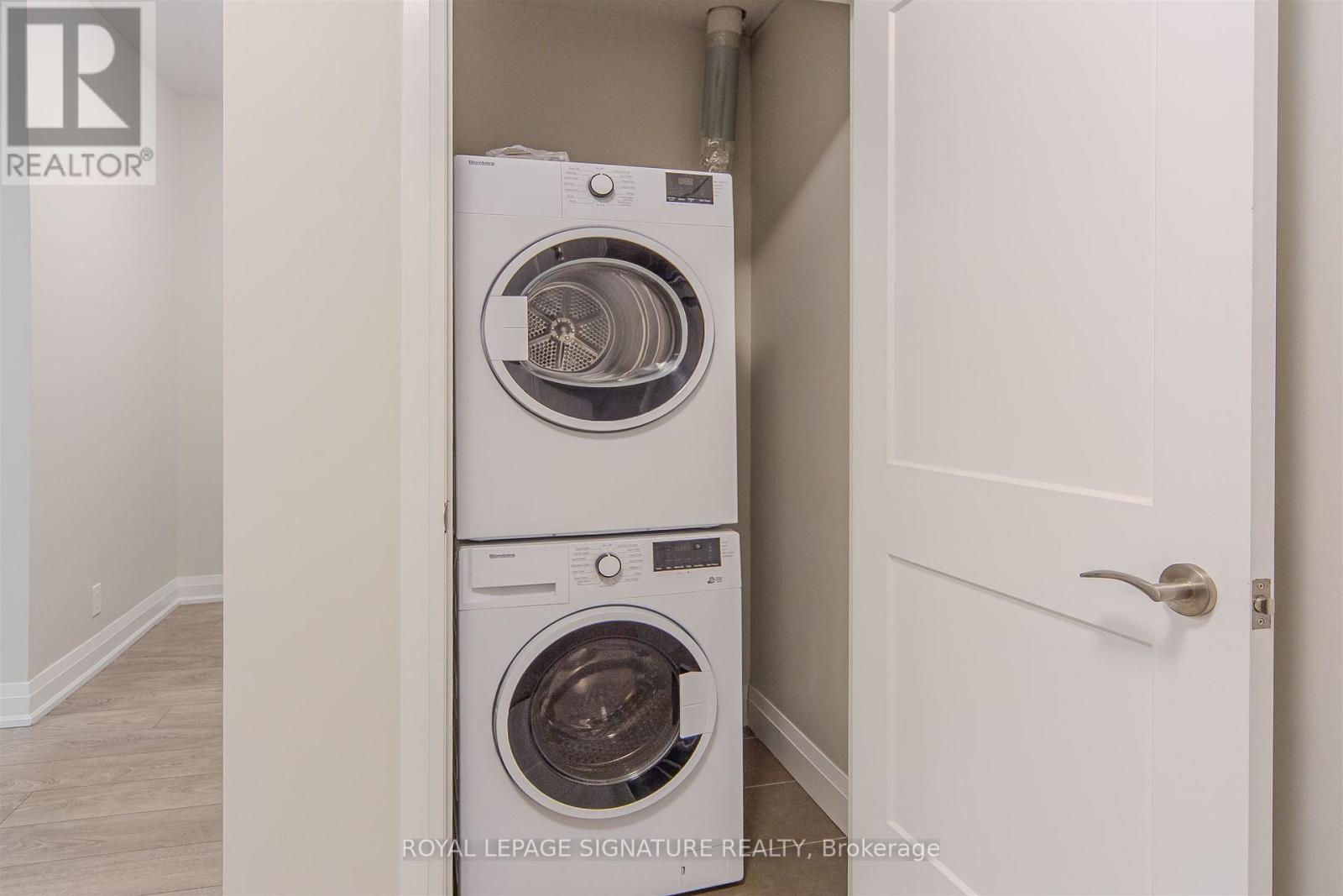 702 - 15 Lynch Street, Brampton, Ontario  L6W 0C7 - Photo 9 - W12686544