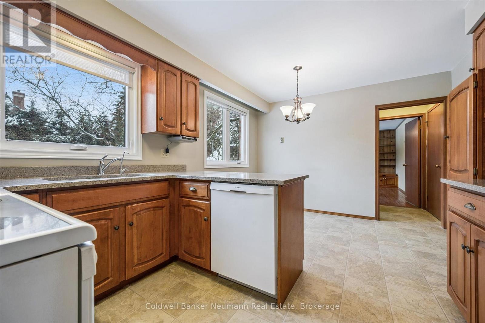 115 Palmer Street, Guelph (St. George's), Ontario  N1E 2R2 - Photo 14 - X12689748