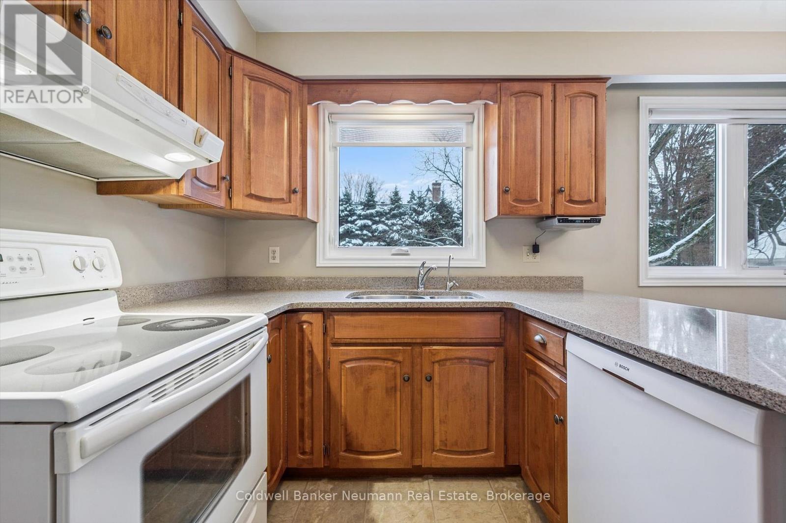 115 Palmer Street, Guelph (St. George's), Ontario  N1E 2R2 - Photo 15 - X12689748