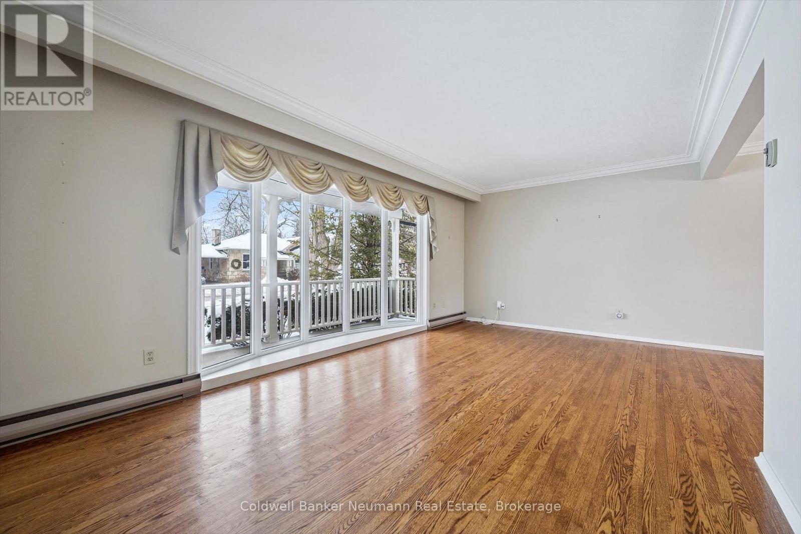 115 Palmer Street, Guelph (St. George's), Ontario  N1E 2R2 - Photo 9 - X12689748