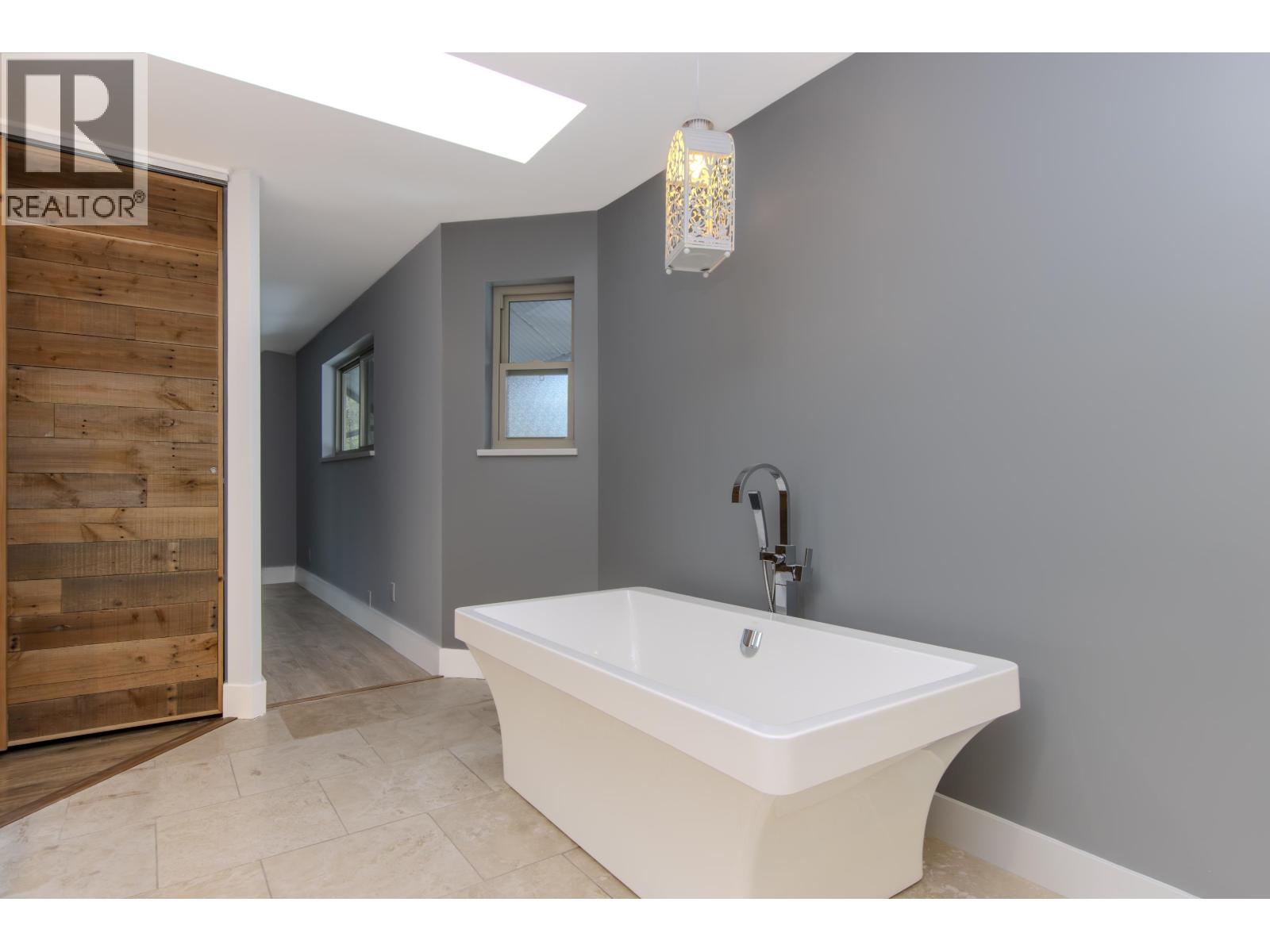 41281 Meadow Avenue, Squamish, British Columbia  V0N 1H0 - Photo 25 - R3059393