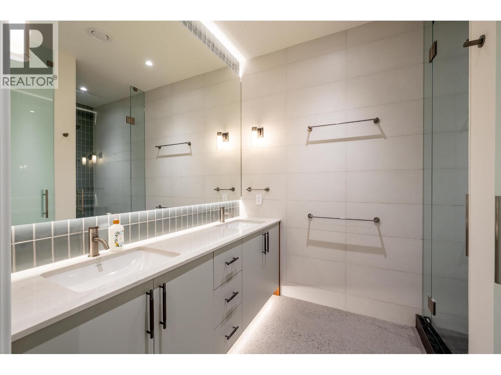 3218 Juniper Place, Whistler, British Columbia  V8E 0B8 - Photo 36 - R3078733