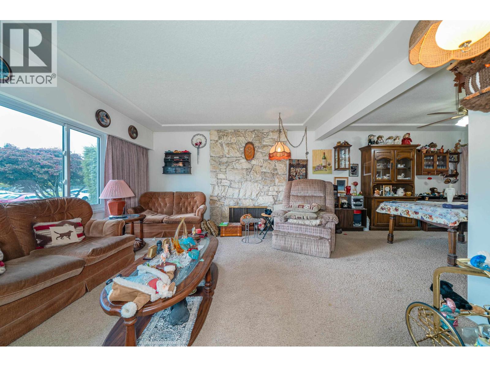 4277 Castlewood Crescent, Burnaby, British Columbia  V5G 2M1 - Photo 6 - R3078740