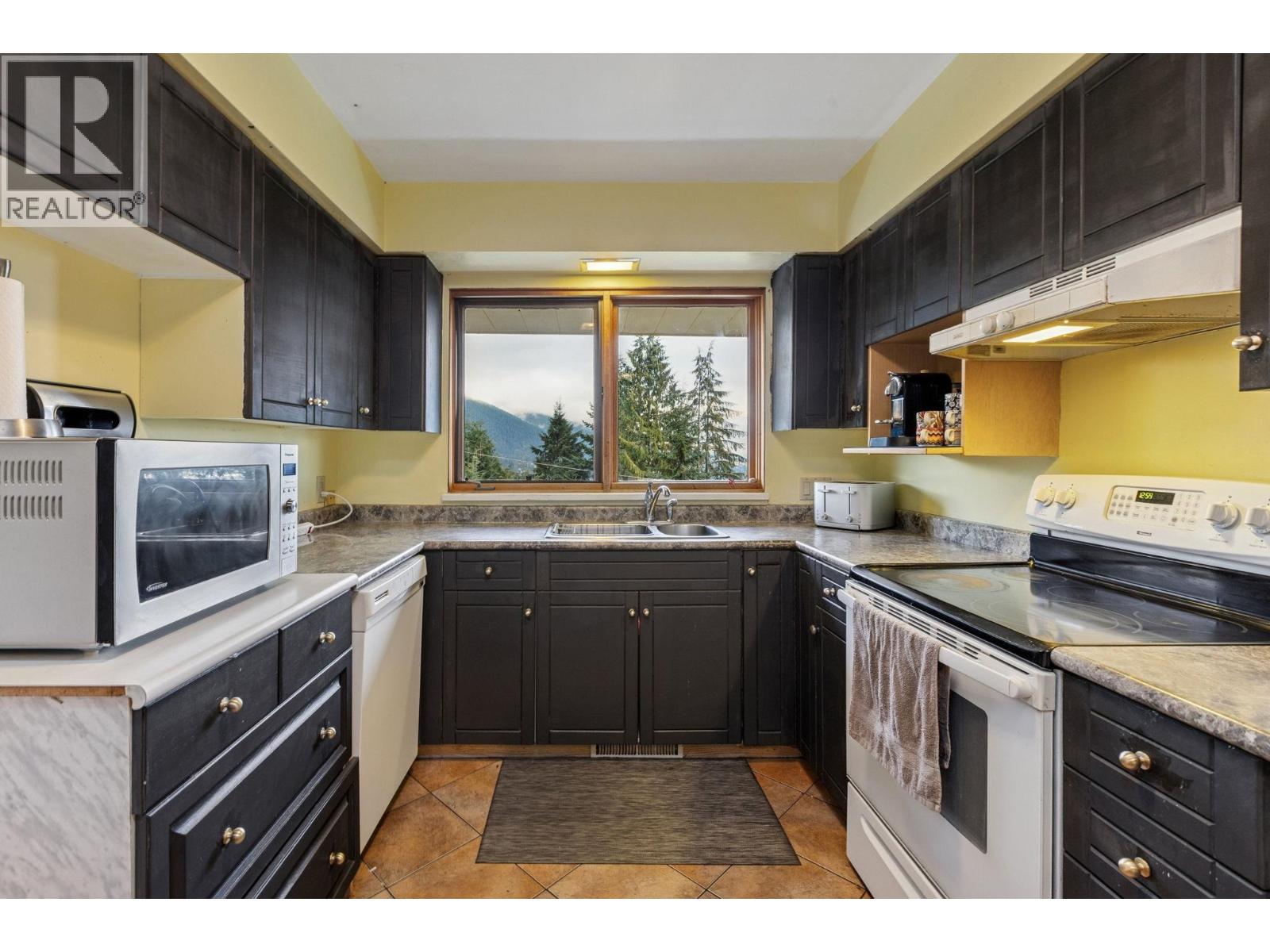 556 Ballantree Road, West Vancouver, British Columbia  V7S 1W3 - Photo 9 - R3078762