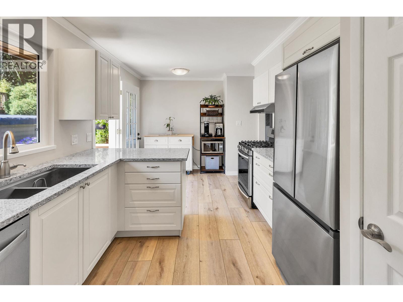 3321 Viewmount Drive, Port Moody, British Columbia  V3H 2L8 - Photo 13 - R3078779