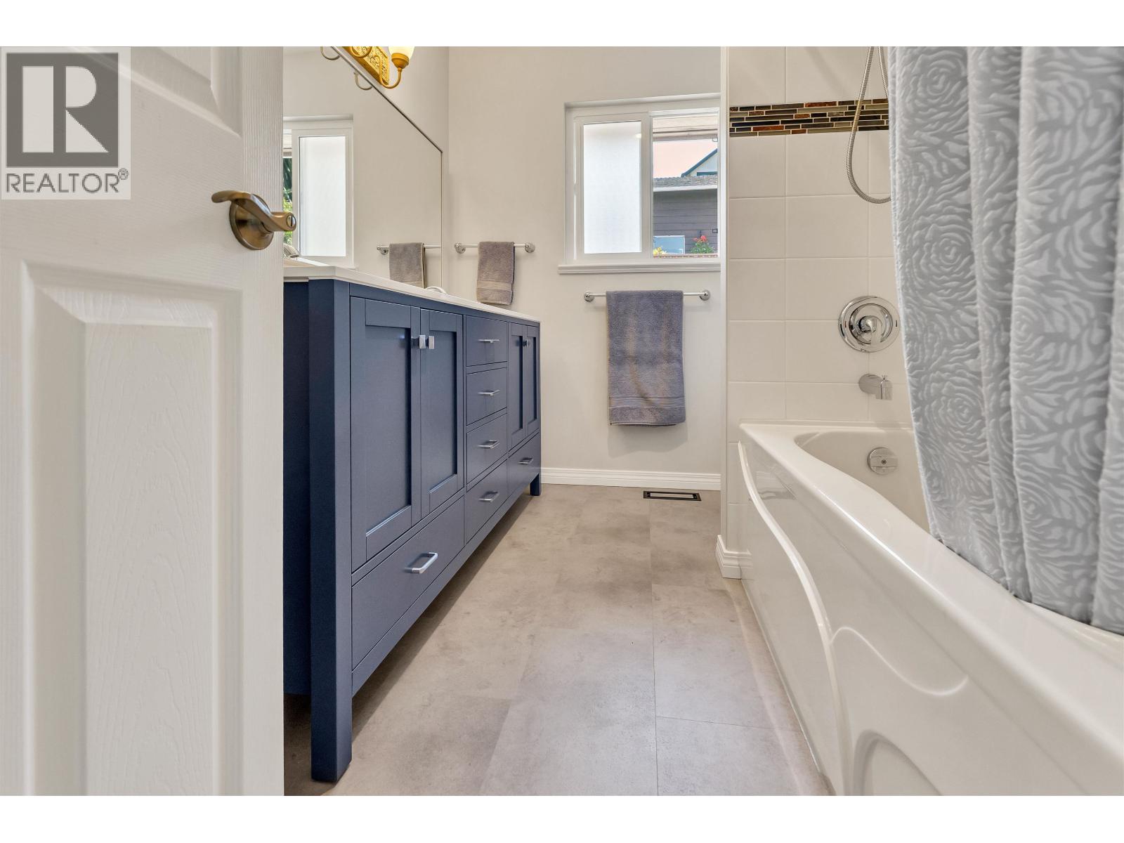 3321 Viewmount Drive, Port Moody, British Columbia  V3H 2L8 - Photo 23 - R3078779