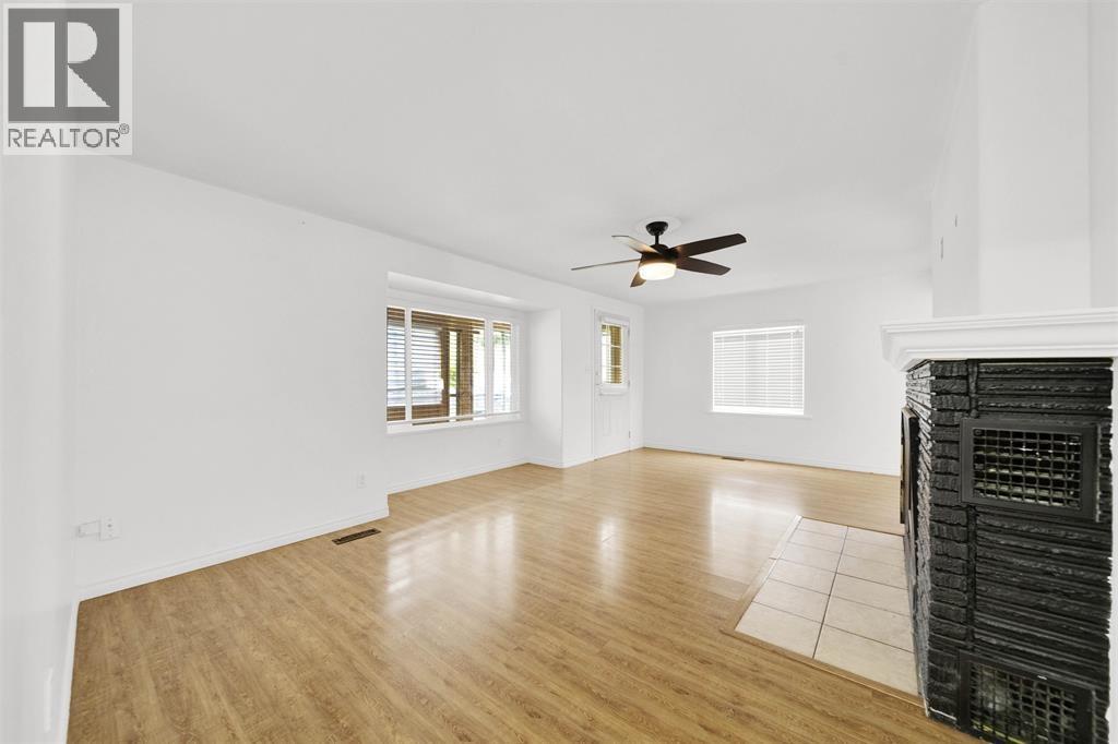 11394 240 Street, Maple Ridge, British Columbia  V2W 0B4 - Photo 3 - R3078123