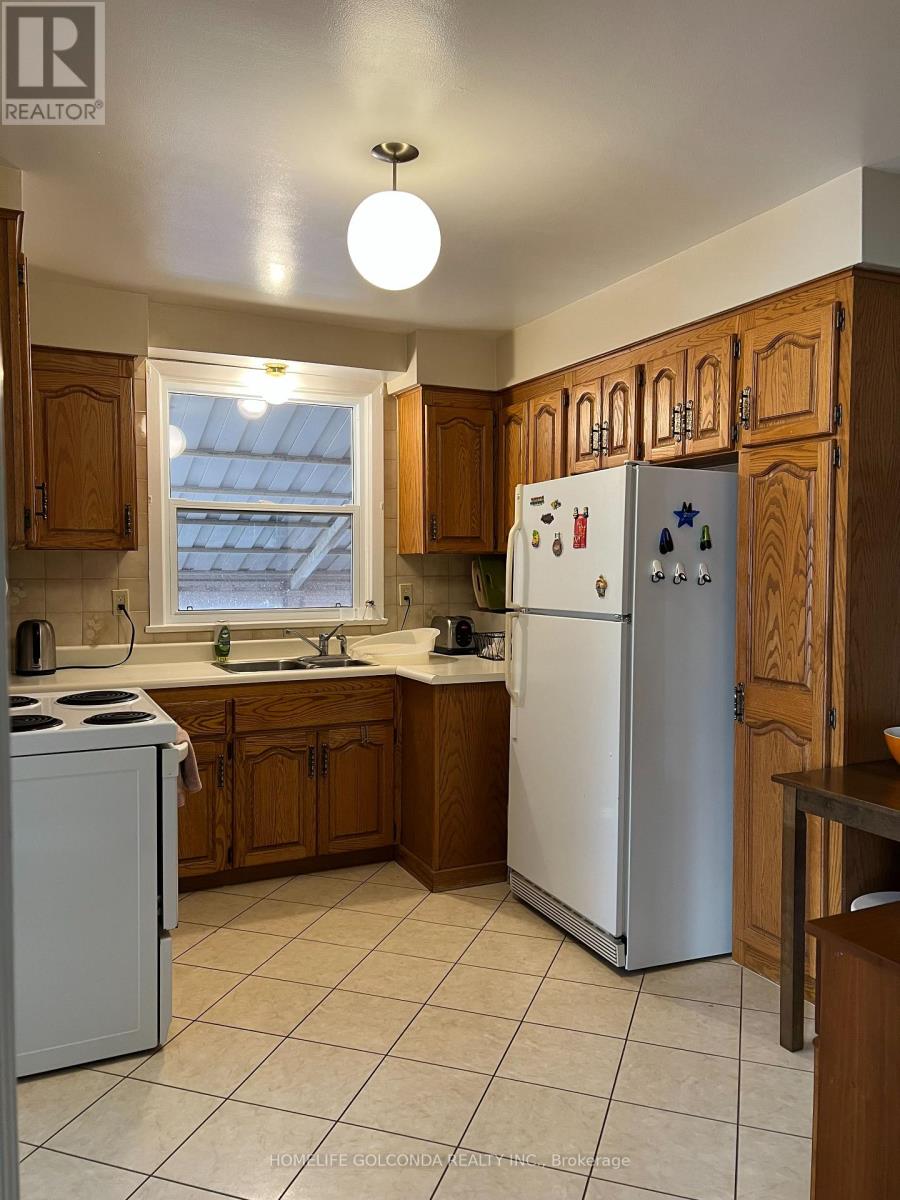 37 Tremelly Crescent, Toronto, Ontario  M1K 3Y8 - Photo 10 - E12689718