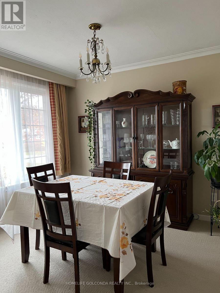 37 Tremelly Crescent, Toronto, Ontario  M1K 3Y8 - Photo 3 - E12689718