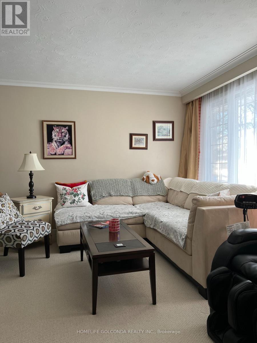 37 Tremelly Crescent, Toronto, Ontario  M1K 3Y8 - Photo 4 - E12689718