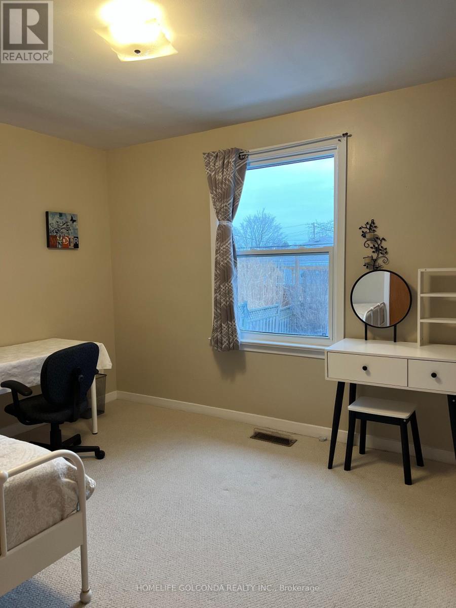 37 Tremelly Crescent, Toronto, Ontario  M1K 3Y8 - Photo 7 - E12689718