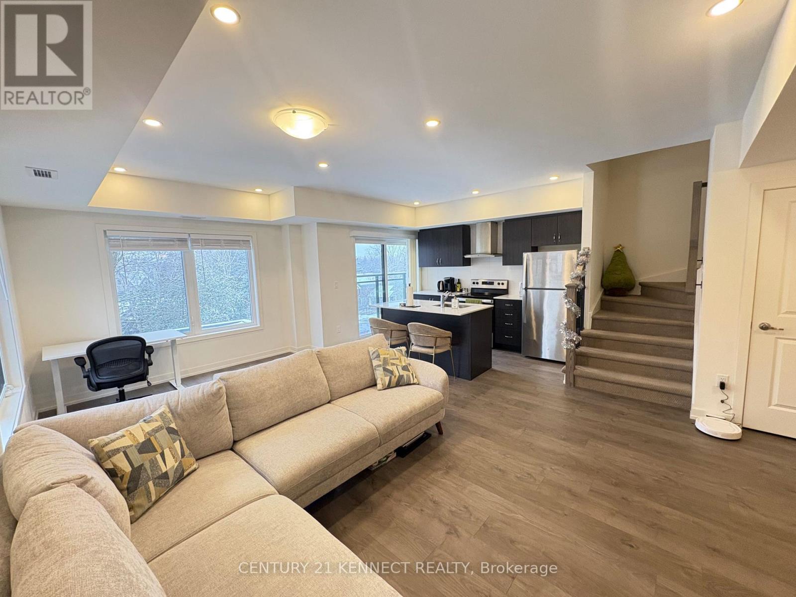 1406 - 56 Elizabeth Street S, Richmond Hill, Ontario  L4C 5W2 - Photo 3 - N12689716