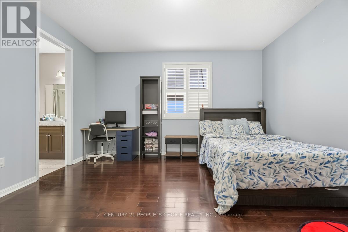 318 Laundon Terrace, Milton, Ontario  L9T 7N9 - Photo 12 - W12689662