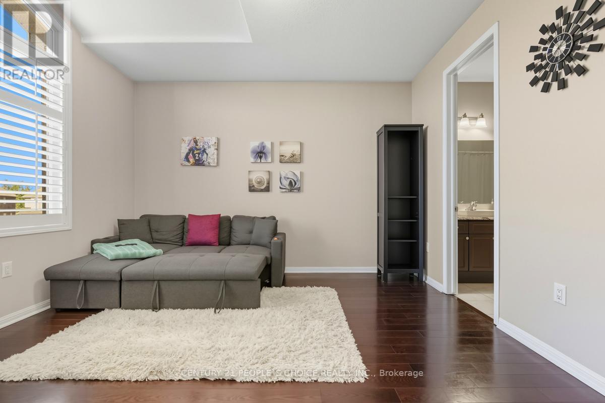 318 Laundon Terrace, Milton, Ontario  L9T 7N9 - Photo 11 - W12689662