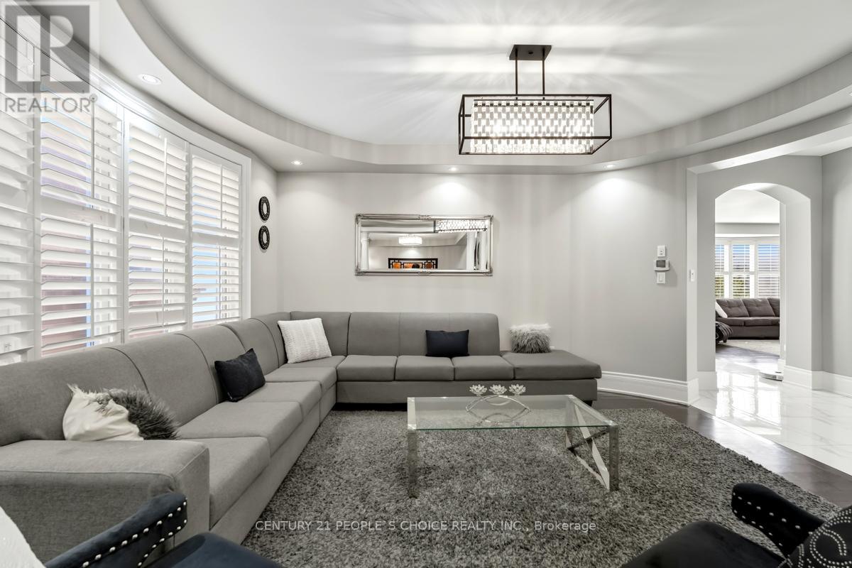 318 Laundon Terrace, Milton, Ontario  L9T 7N9 - Photo 9 - W12689662