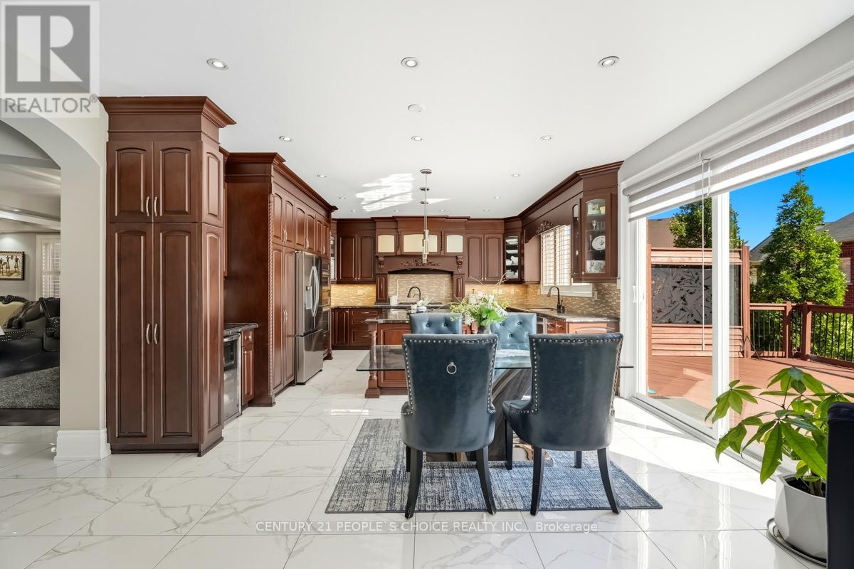 318 Laundon Terrace, Milton, Ontario  L9T 7N9 - Photo 5 - W12689662