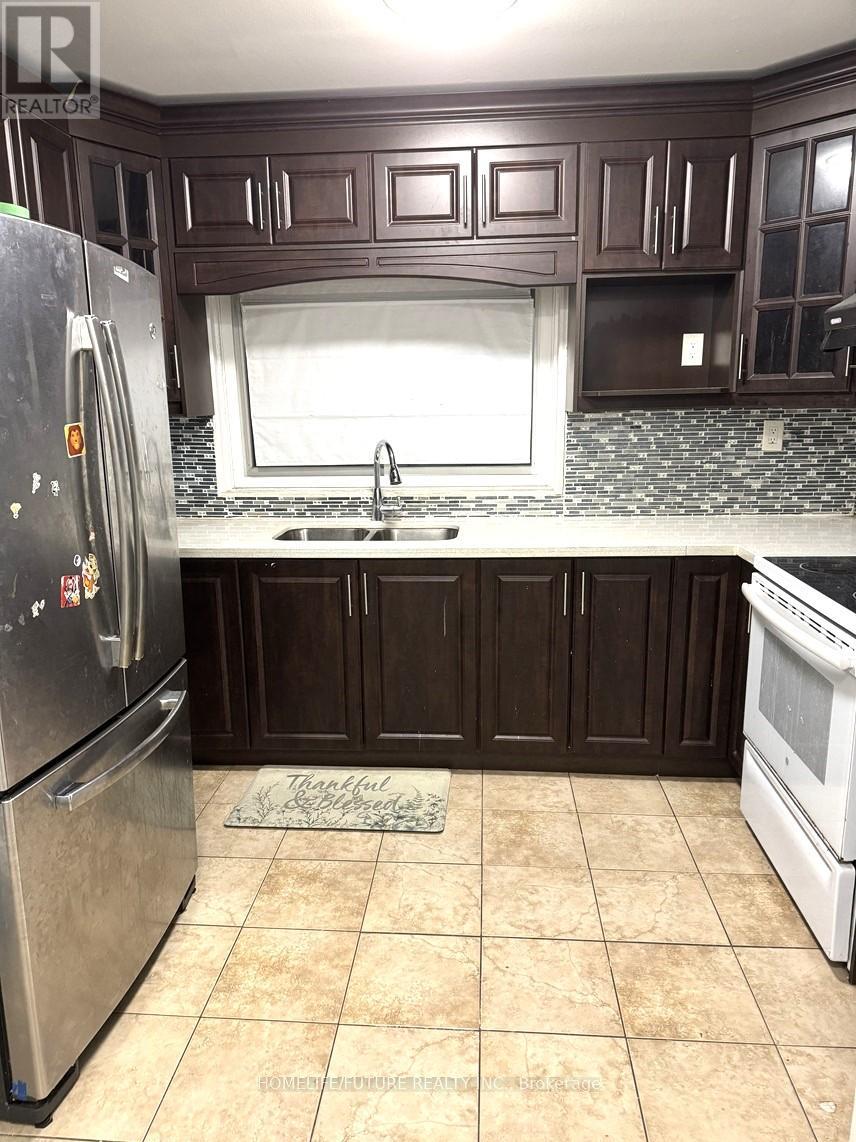 33 - 21 London Green Court, Toronto, Ontario  M3N 1K3 - Photo 3 - W12689734