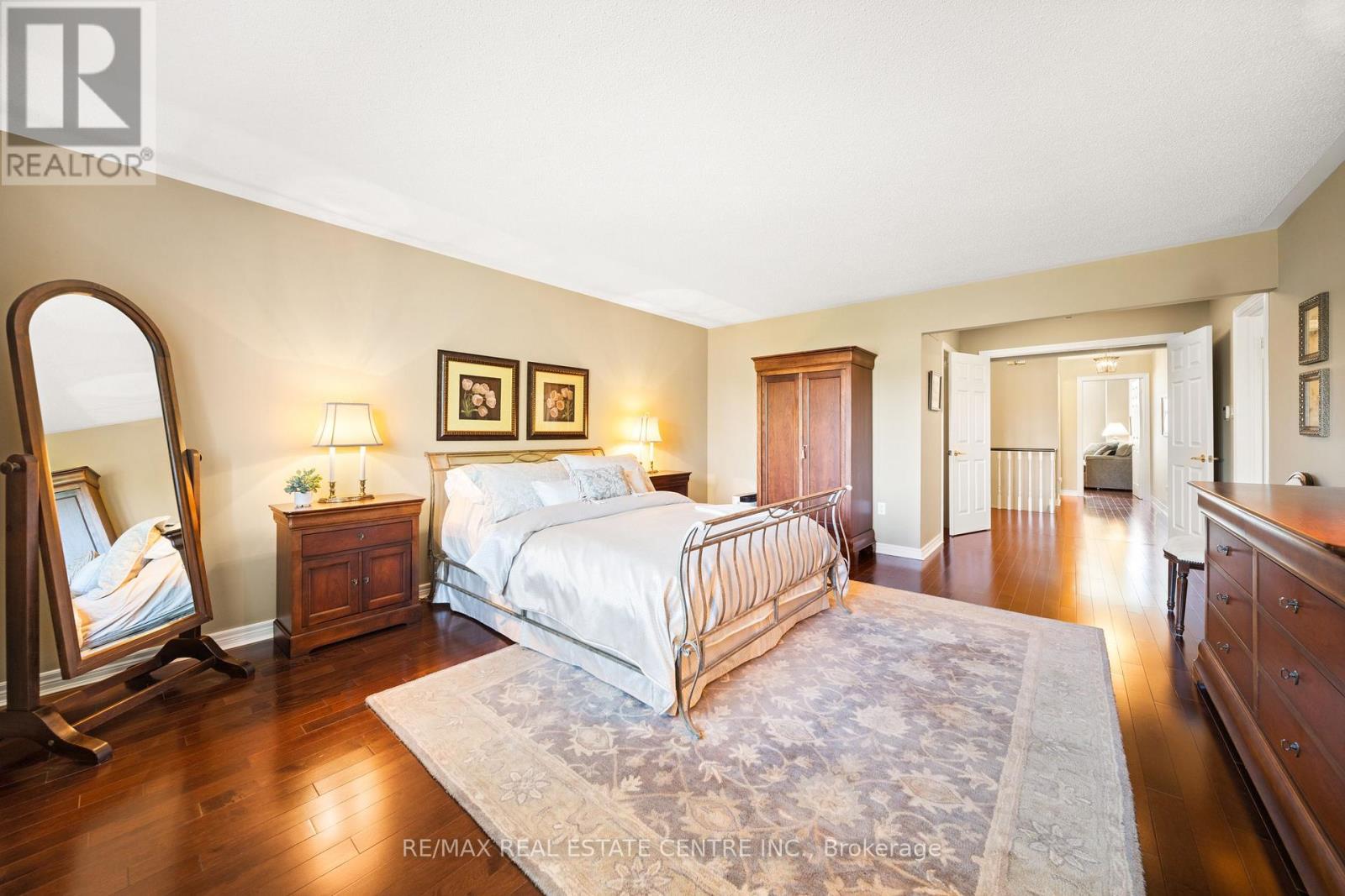 4165 Stonebridge Crescent, Burlington, Ontario  L7M 4N2 - Photo 32 - W12689736