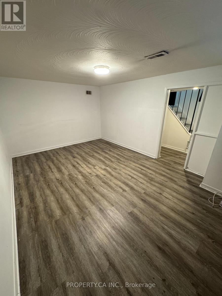 Bsmnt - 5 Woodenhill Court, Toronto, Ontario  M6M 1K8 - Photo 11 - W12689742