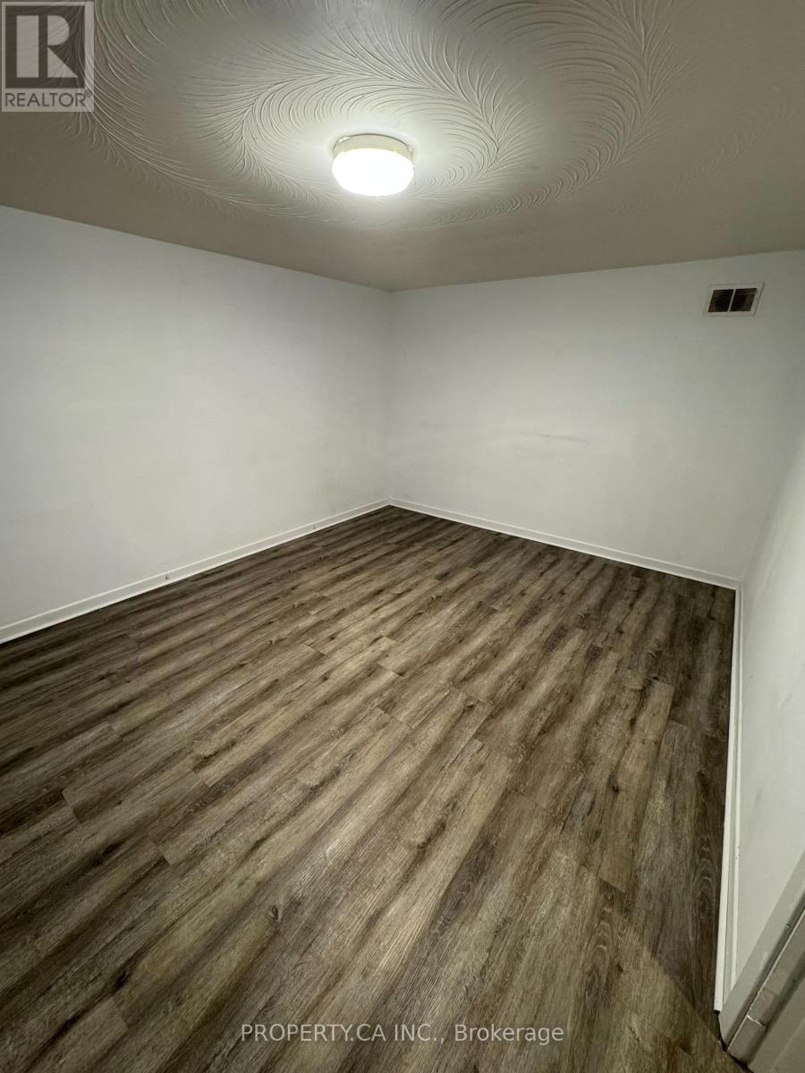 Bsmnt - 5 Woodenhill Court, Toronto, Ontario  M6M 1K8 - Photo 8 - W12689742