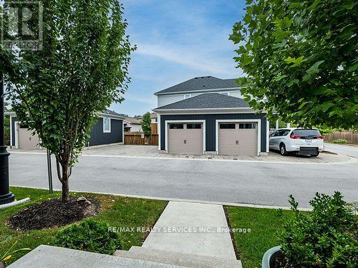 18 Princeton Common Street, St. Catharines, Ontario  L2N 0B7 - Photo 3 - X12689720