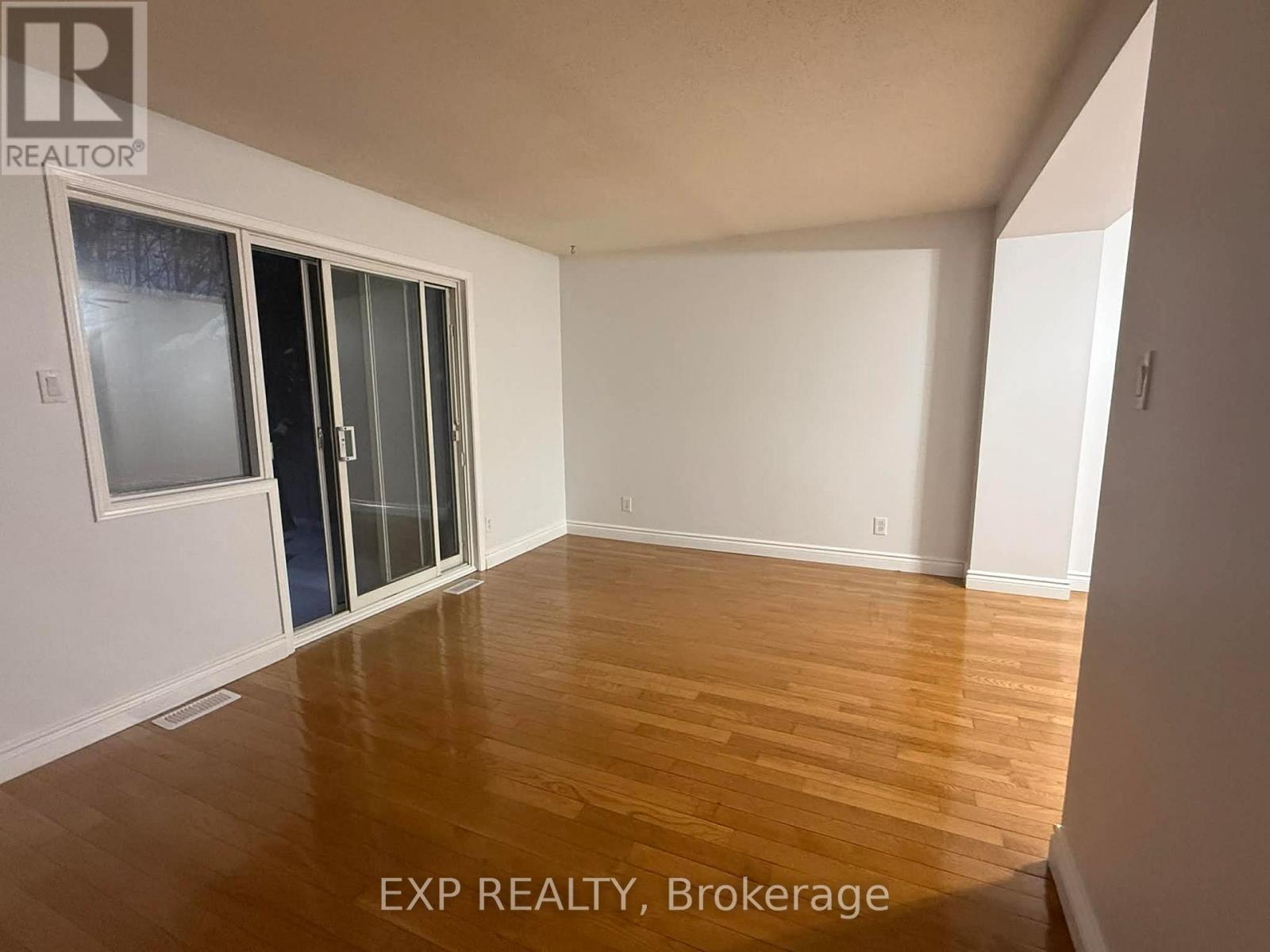 55 Royal Field Crescent, Ottawa, Ontario  K2J 4E2 - Photo 7 - X12635098