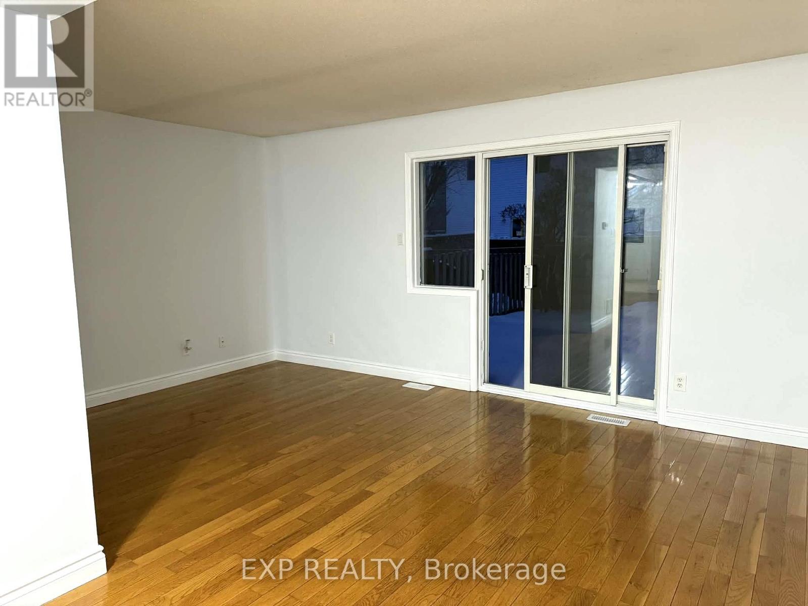 55 Royal Field Crescent, Ottawa, Ontario  K2J 4E2 - Photo 6 - X12635098