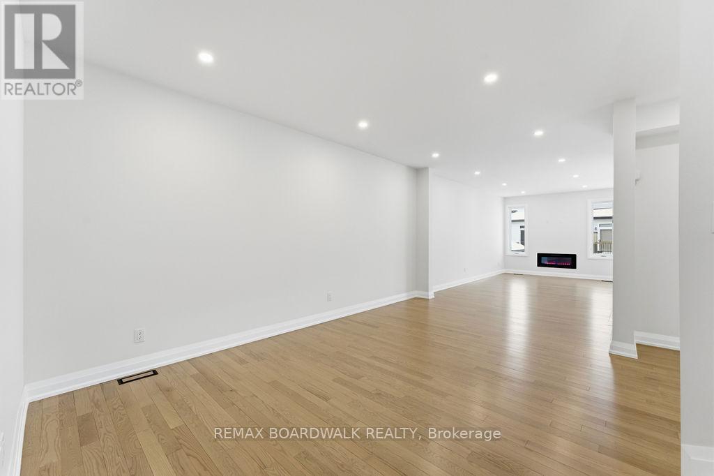 210 Harthill Way, Ottawa, Ontario  K2J 0P1 - Photo 11 - X12689786