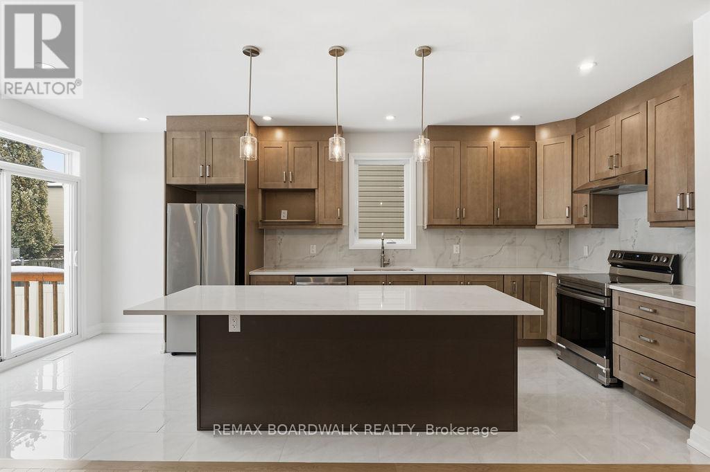 210 Harthill Way, Ottawa, Ontario  K2J 0P1 - Photo 15 - X12689786
