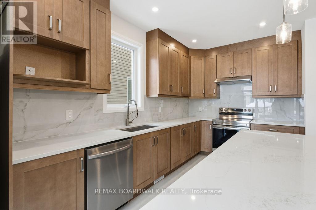 210 Harthill Way, Ottawa, Ontario  K2J 0P1 - Photo 17 - X12689786