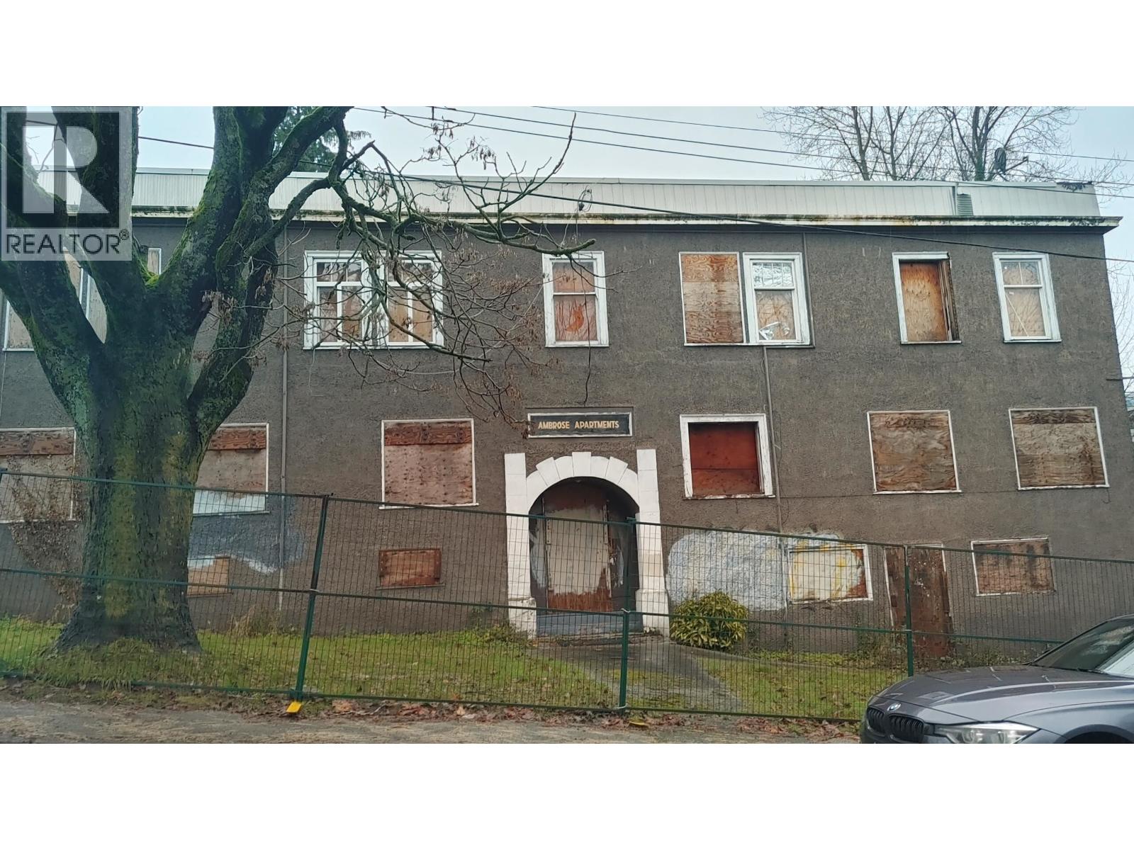 335 THIRTEENTH STREET, New Westminster, British Columbia