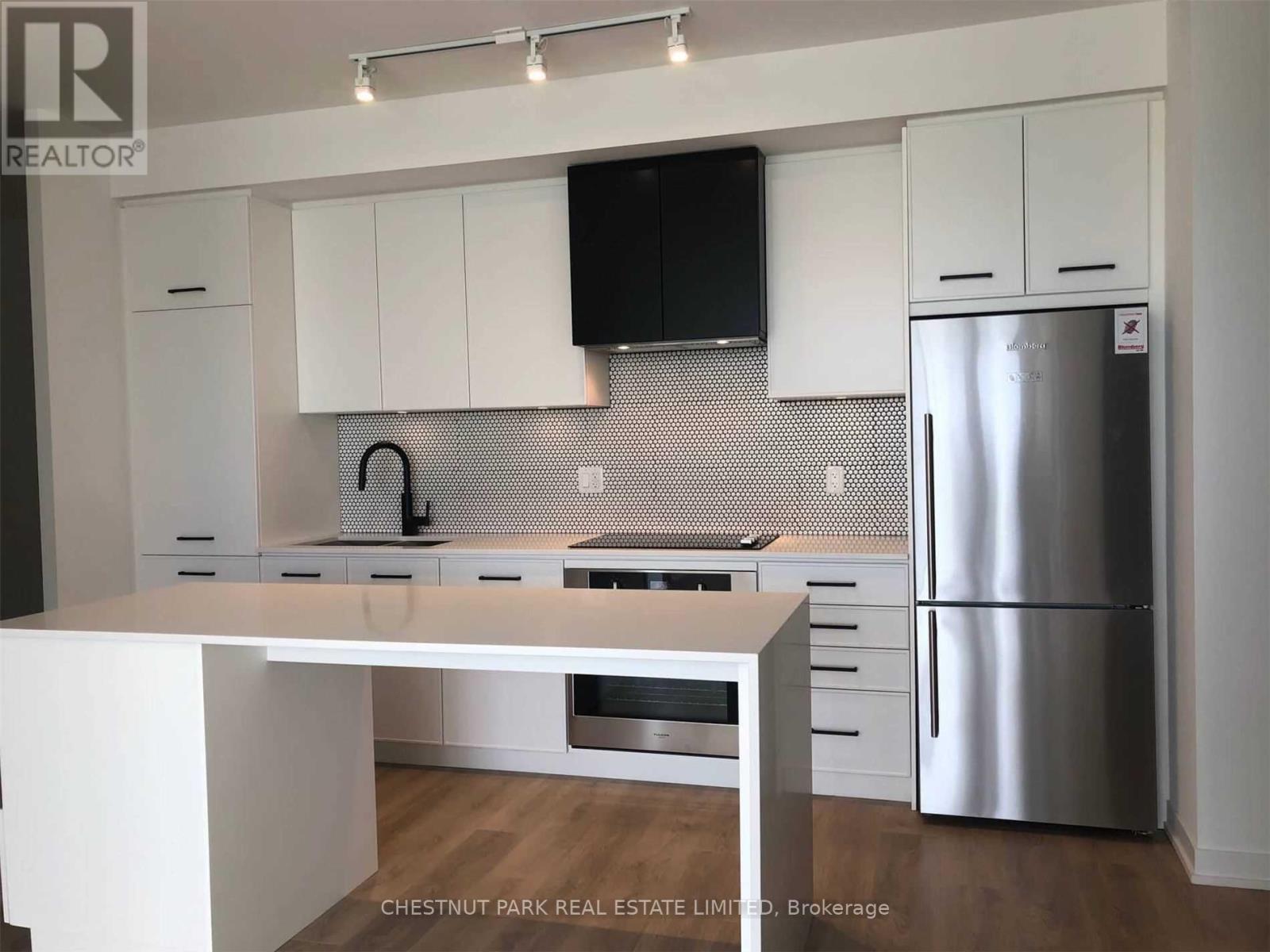 610 - 899 Queen Street E, Toronto, Ontario  M4M 1J4 - Photo 1 - E12689772