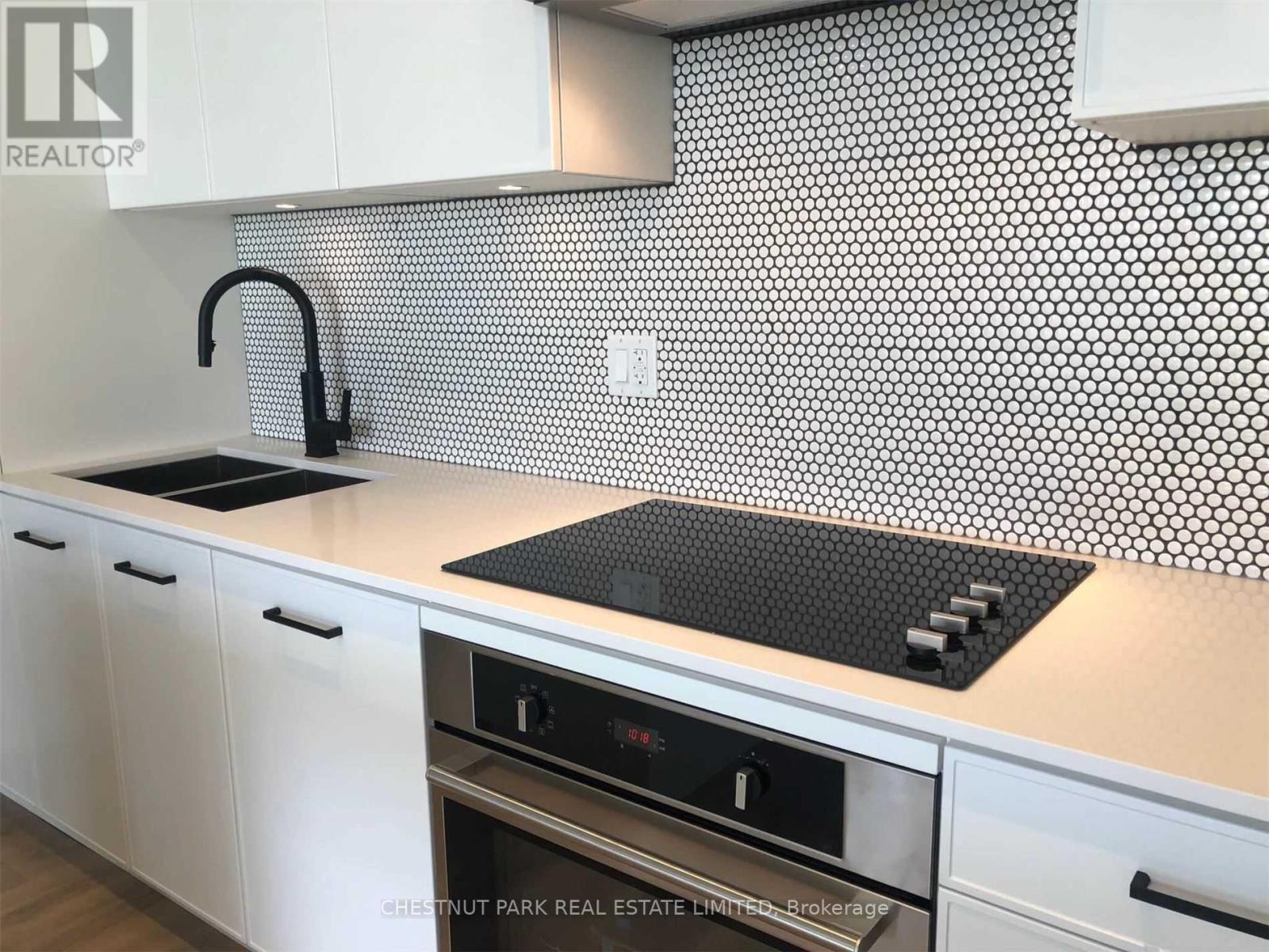 610 - 899 Queen Street E, Toronto, Ontario  M4M 1J4 - Photo 2 - E12689772