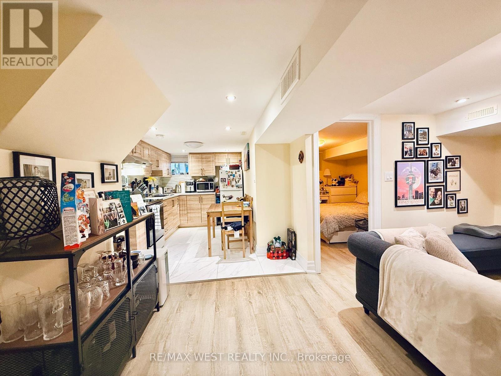 Lower - 48 Keystone Avenue, Toronto, Ontario  M4C 1H4 - Photo 14 - E12689810