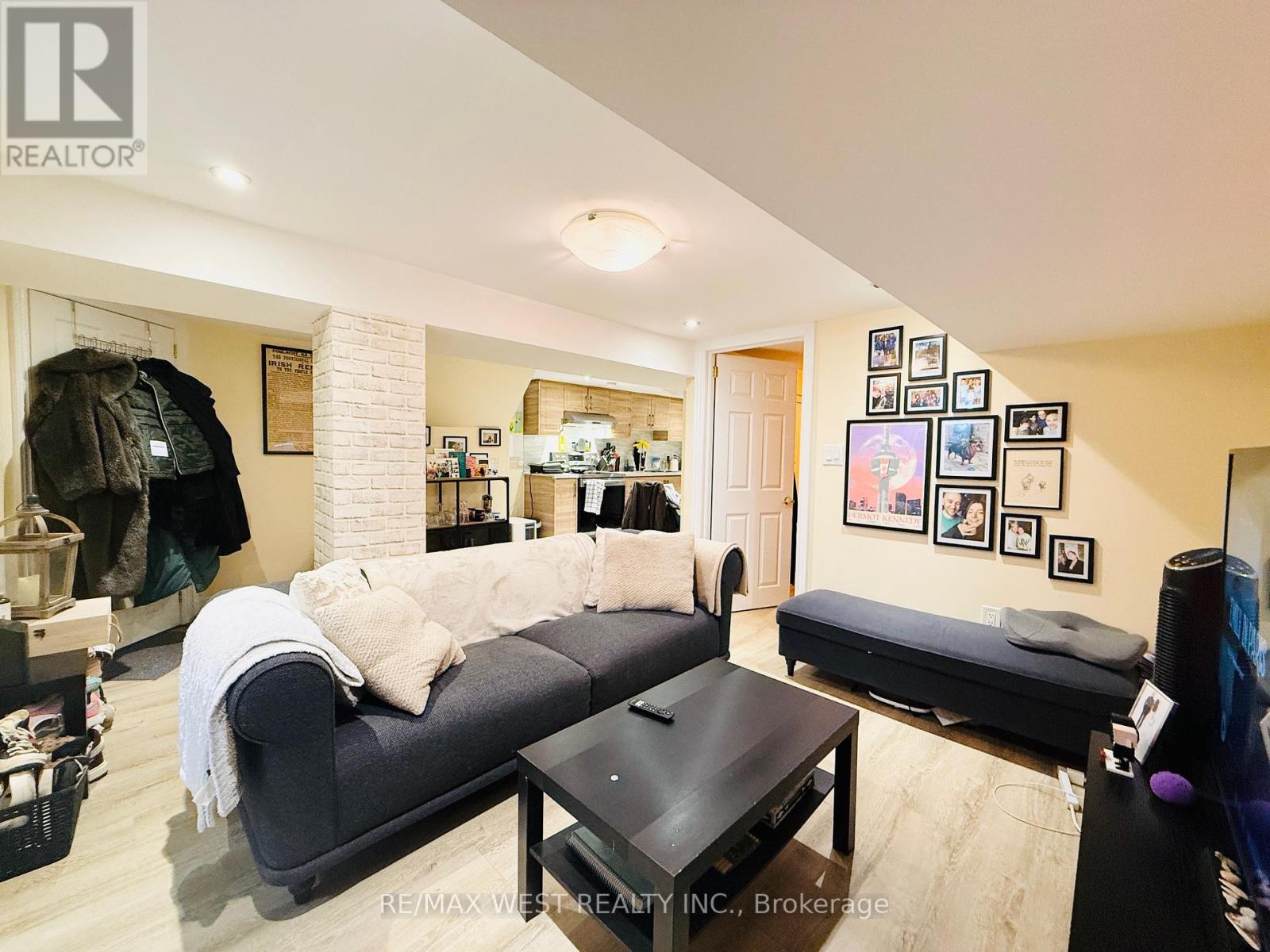 Lower - 48 Keystone Avenue, Toronto, Ontario  M4C 1H4 - Photo 5 - E12689810