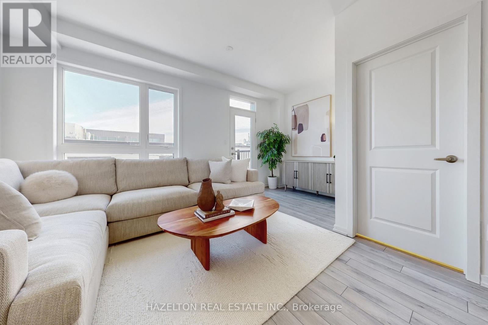 11 Pegler Street, Ajax, Ontario  L1S 7M3 - Photo 4 - E12687788