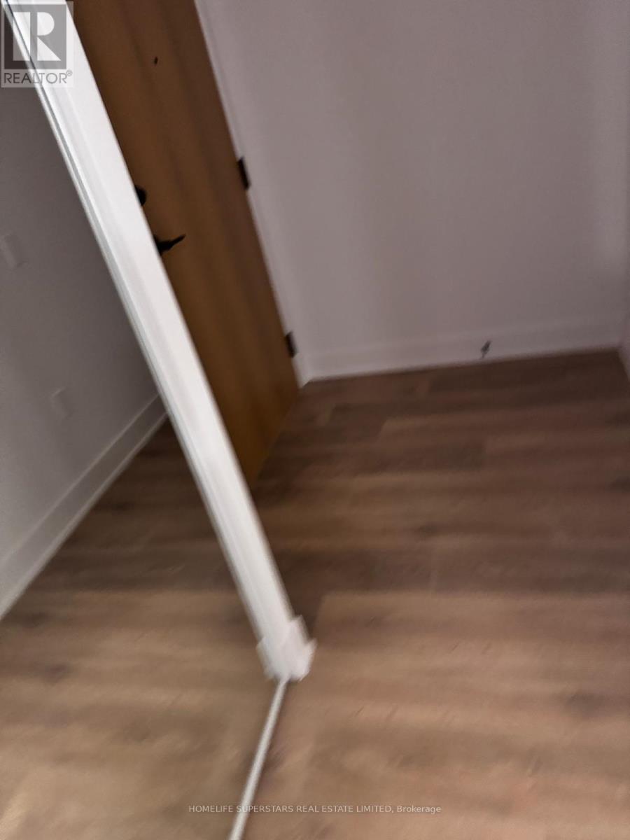 1305 - 204 Burnhamthorpe Road E, Mississauga, Ontario  L5A 4L4 - Photo 11 - W12689764