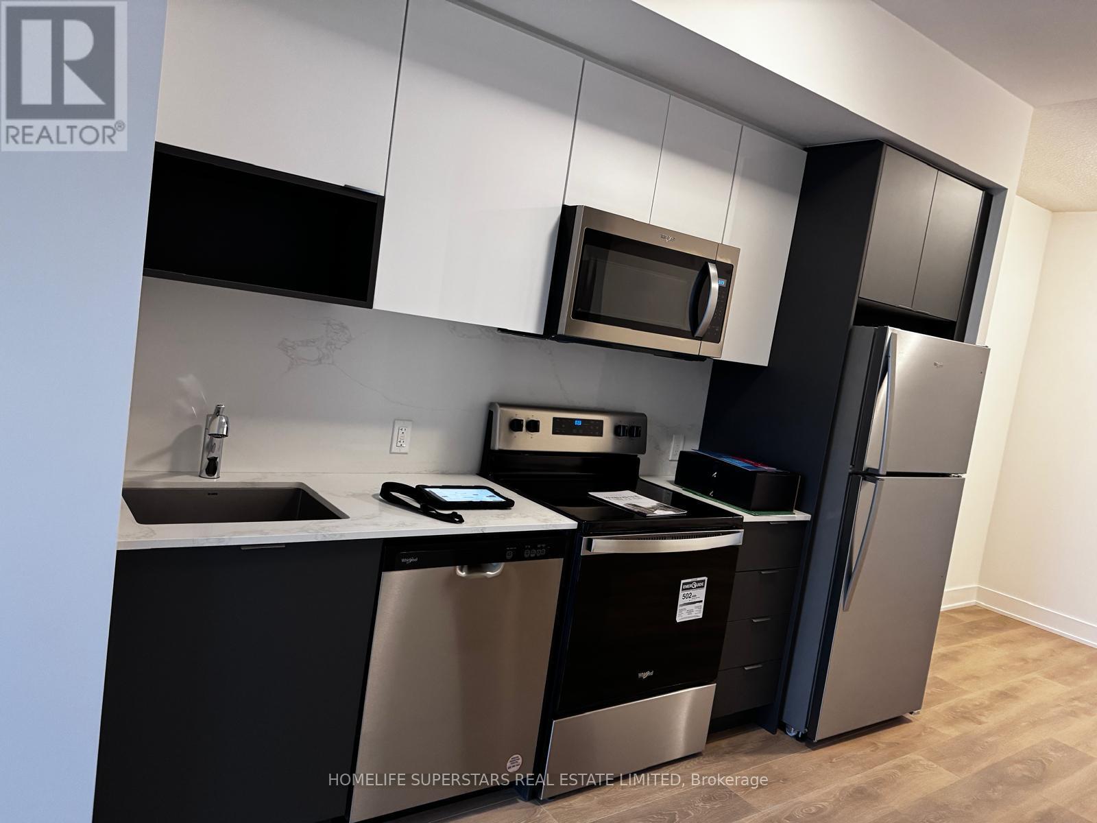 1305 - 204 Burnhamthorpe Road E, Mississauga, Ontario  L5A 4L4 - Photo 6 - W12689764