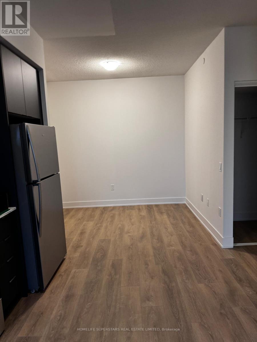 1305 - 204 Burnhamthorpe Road E, Mississauga, Ontario  L5A 4L4 - Photo 7 - W12689764