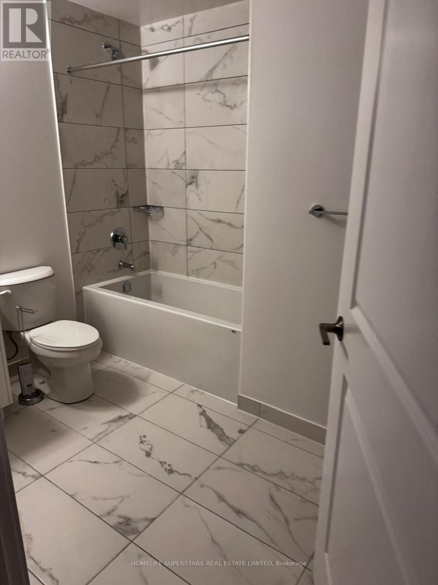 1305 - 204 Burnhamthorpe Road E, Mississauga, Ontario  L5A 4L4 - Photo 8 - W12689764