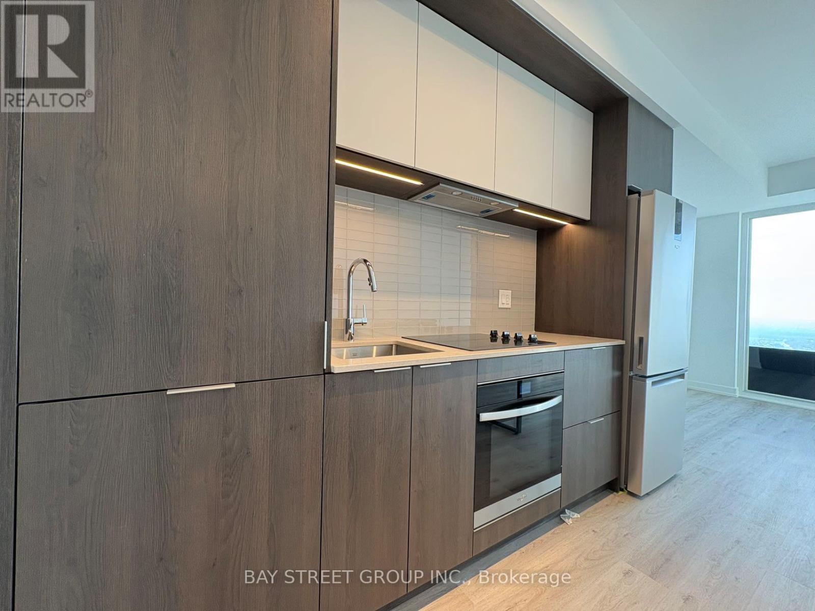 4309 - 395 Square One Drive, Mississauga, Ontario  L5B 0P6 - Photo 2 - W12689780