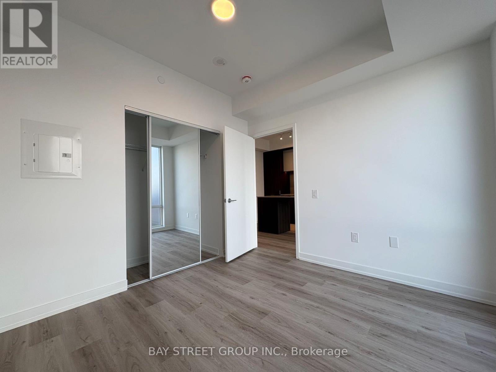 4309 - 395 Square One Drive, Mississauga, Ontario  L5B 0P6 - Photo 5 - W12689780