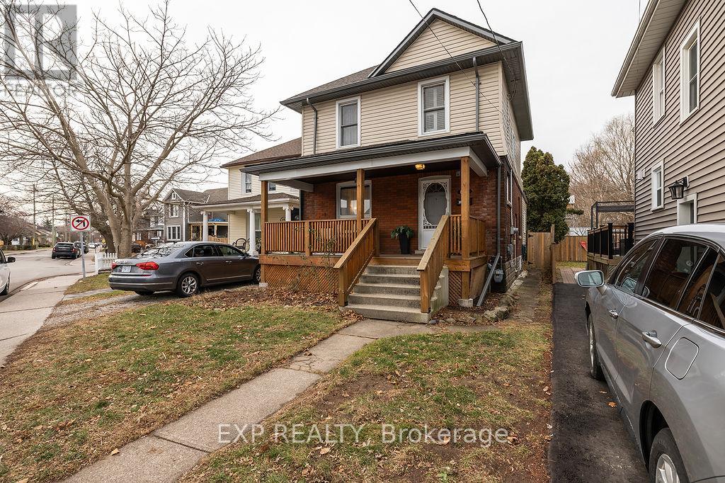 77 York Street, St. Catharines, Ontario  L2R 6C8 - Photo 2 - X12689784