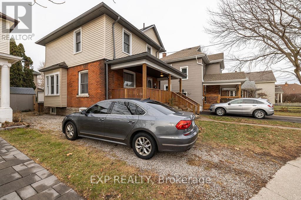 77 York Street, St. Catharines, Ontario  L2R 6C8 - Photo 3 - X12689784
