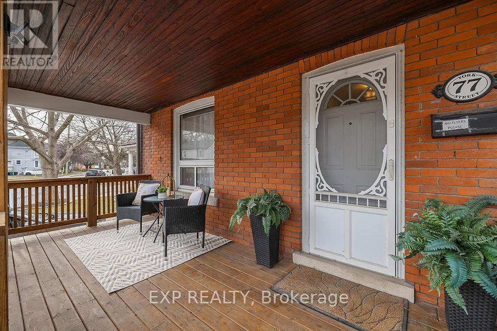 77 York Street, St. Catharines, Ontario  L2R 6C8 - Photo 4 - X12689784