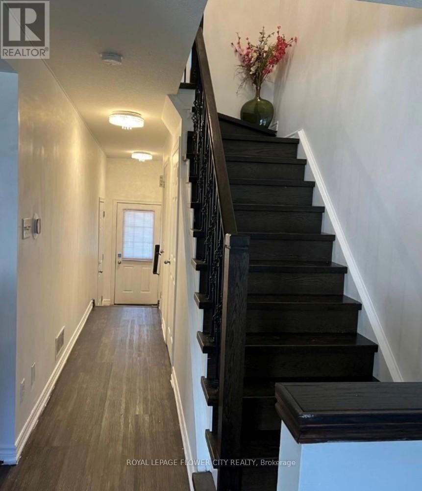 64 Rockcliffe Drive, Kitchener, Ontario  N2R 1W5 - Photo 2 - X12689800